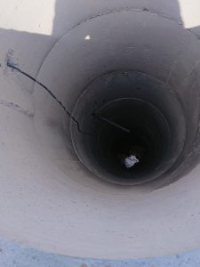 iškastas šulinys ir įvestas vandens siurblys hidroforas
